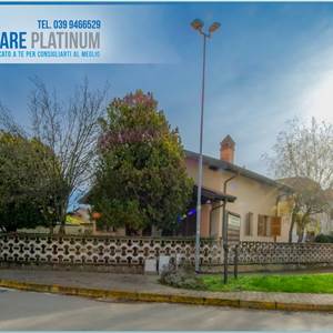 Villa for Sale in Sovico
